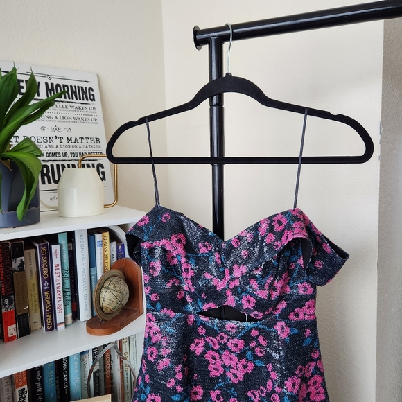 Wayf Janet Sequin Dress - Picture 4 of 6